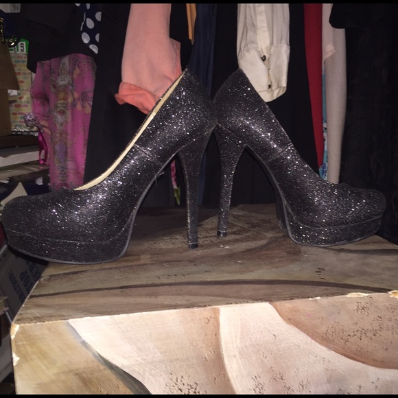 Pumps - Picture 3 of 3