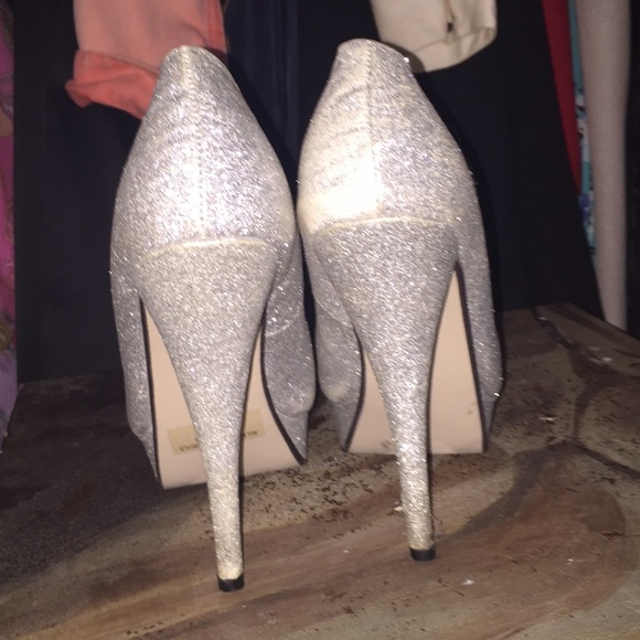Silver pumps - Picture 3 of 3