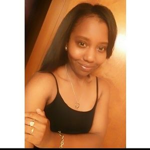 Meet your Posher, Dennisha