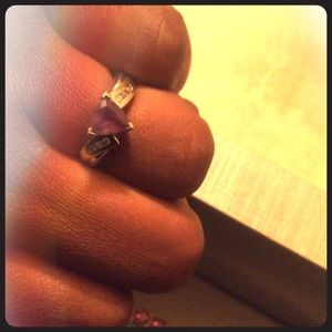 PRICE CUT ⬇️⬇️Triangle cut stone. White gold!