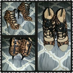 Leopard print strappy heels