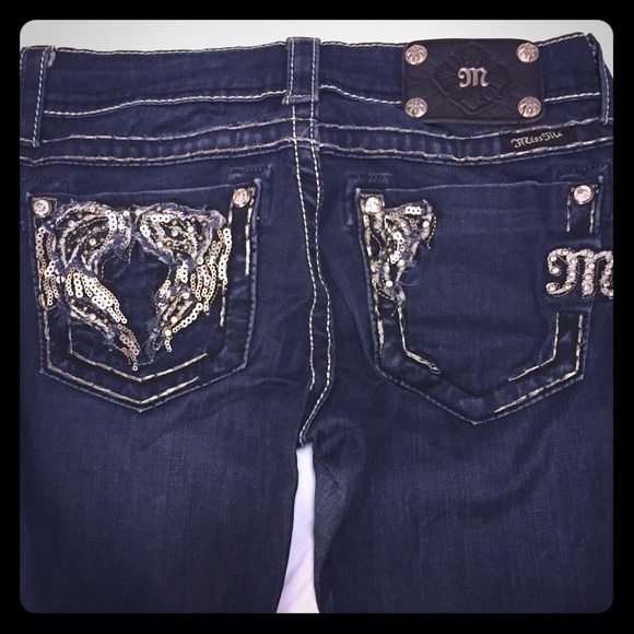 SOLD Miss Me skinny jeans size 25