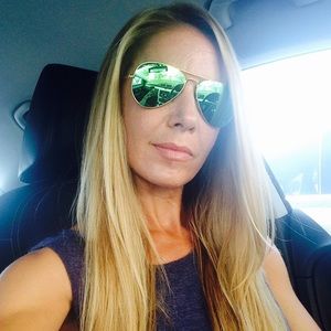 Meet your Posher, Emilia