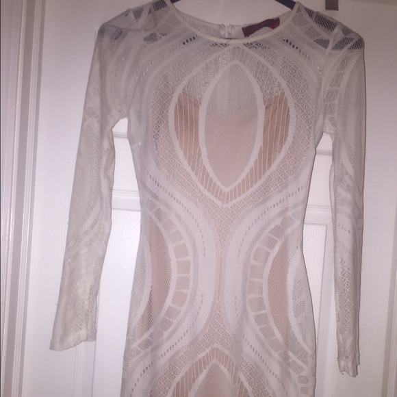 Cute white dress. Size LG