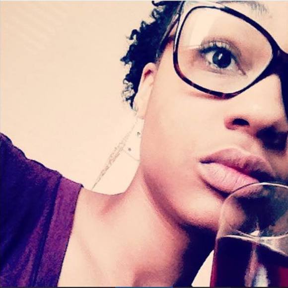 Meet your Posher, Debra - Picture 1 of 1