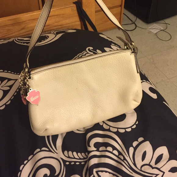 Small Gucci handbag - Picture 2 of 4