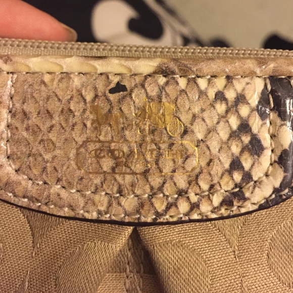 Coach wristlet - Picture 3 of 4