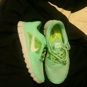 NEW Nike free run 5.0
