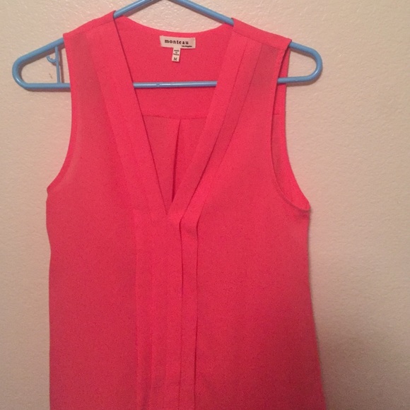 Pink blouse. - Picture 2 of 3