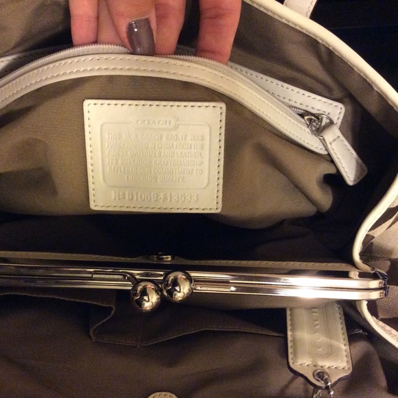 Authentic Coach Carryall 👜 - Picture 4 of 4