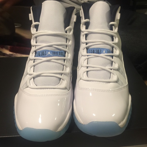 Retro 11 - Picture 2 of 3