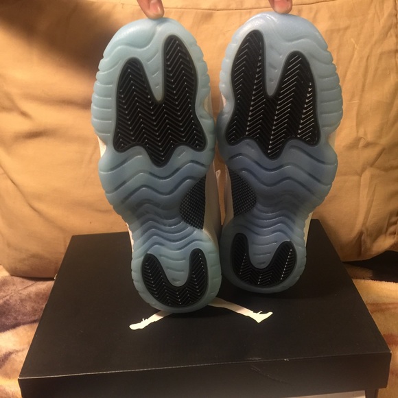 Retro 11 - Picture 3 of 3