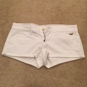 white shorts！