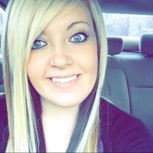 Meet your Posher, Courtney