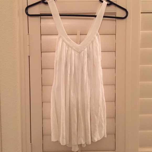 White soft and flowy tank top - Picture 1 of 4