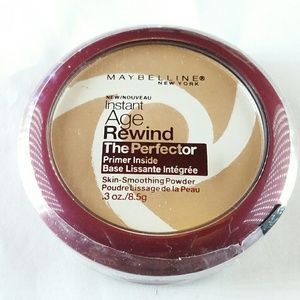 Maybelline Age Rewind Perfector pwdr LIGHT MEDIUM