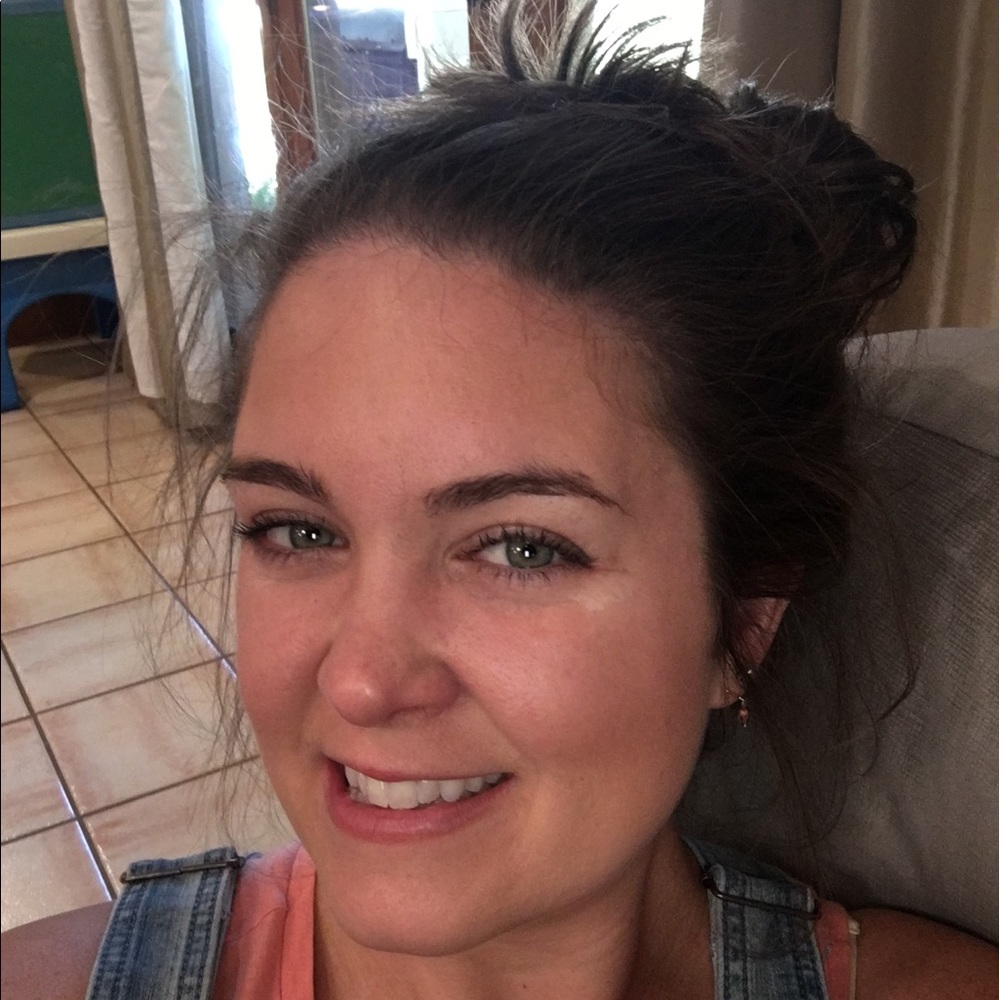 Meet your Posher, Danielle