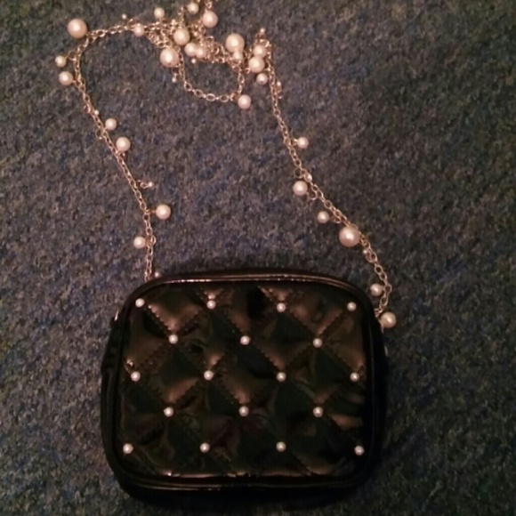 White House Black Market quilted pearl chain purse