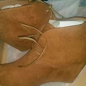 Wedge shoe boot (never worn)