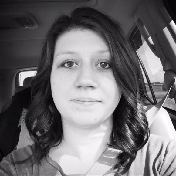 Meet your Posher, Ashley - Picture 3 of 3