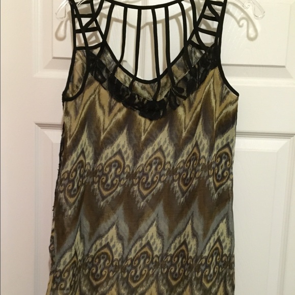 Top - Picture 2 of 2