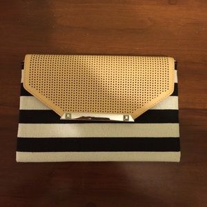 City slim clutch