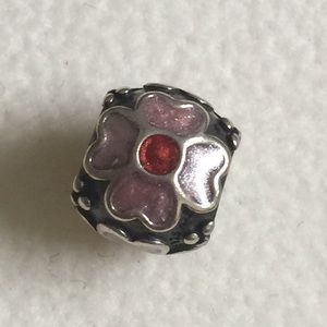 🎉SALE🎉💯Authentic Pandora Flower Enamel Charm
