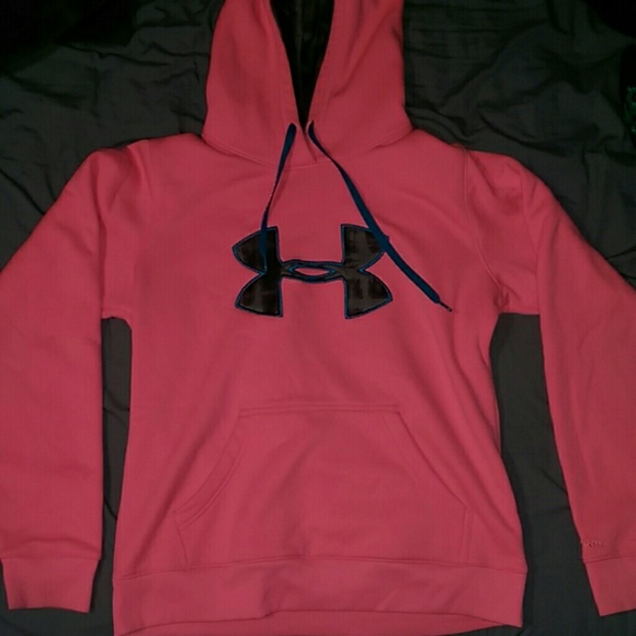 Woman's storm under armour hoodie