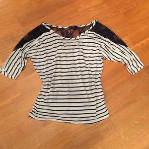 🎵Cute navy blue stripped shirt🎵