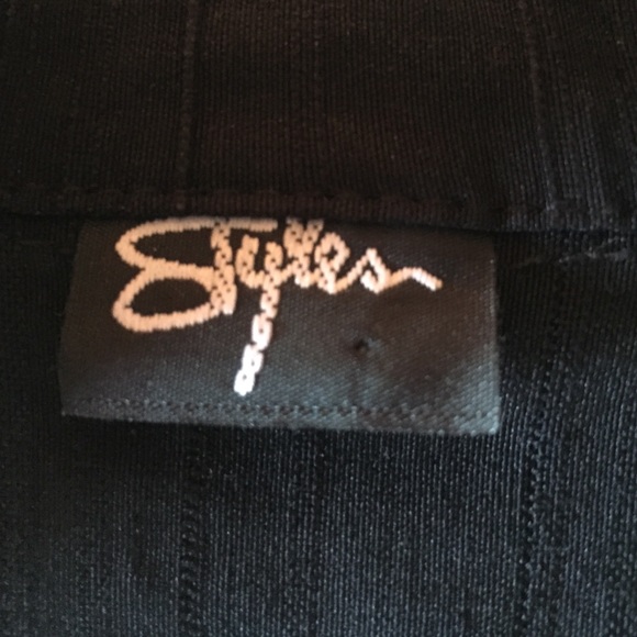 Cropped black vest - Picture 4 of 4