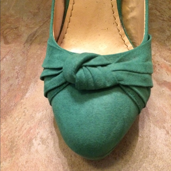 Evergreen heels - Picture 2 of 4