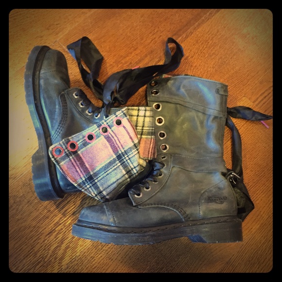 Doc martens size 7 women's worn once
