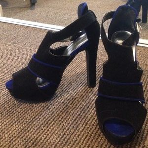 STRAPPY BLACK SUEDE PEEP TOE HEEL