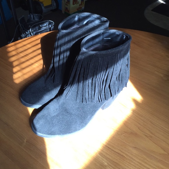 Fringe black booties