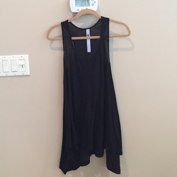Wilt asymmetrical tank XS