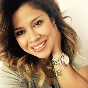 Meet your Posher, Alejandra