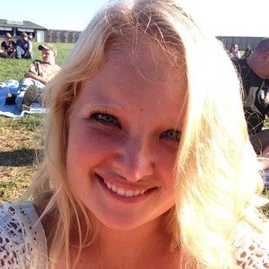 Meet your Posher, Larissa