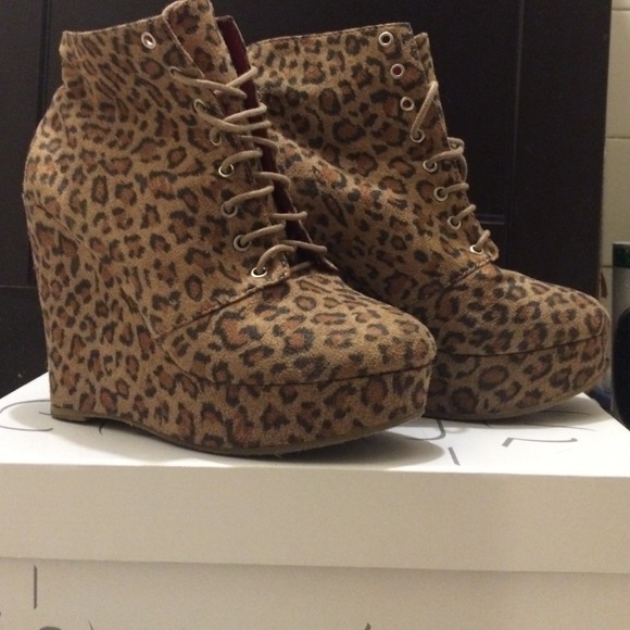 Forever 21 Leopard Wedge booties - Picture 1 of 4