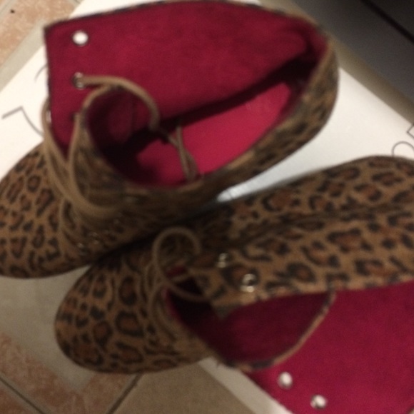 Forever 21 Leopard Wedge booties - Picture 4 of 4
