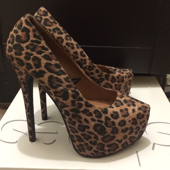 Leopard heels - Picture 1 of 4