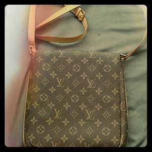 Louis Vuitton side purse