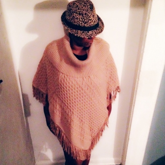 Cute Fall Poncho 💕 - Picture 4 of 4