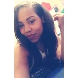 Meet your Posher, Desiree