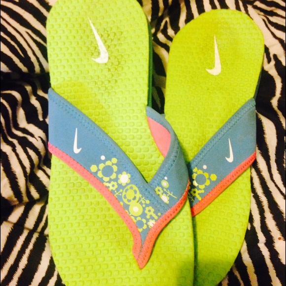 Like new brightly colored nikes