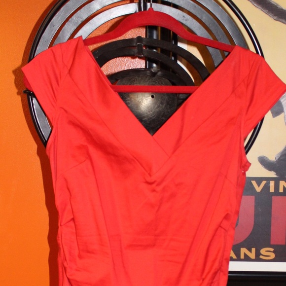 Sleeveless dress