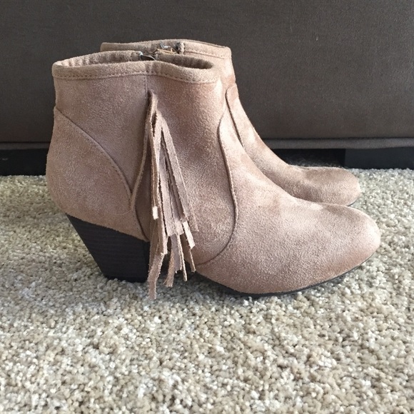 Tan fringe suede booties