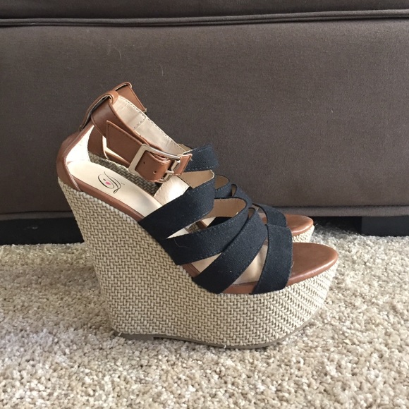 Strap wedges - Picture 1 of 3