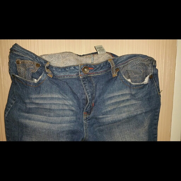 Designer Threaded Plus Denim Jeans - Picture 4 of 4