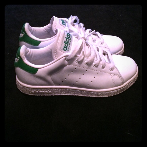 Adidas kids size 4
