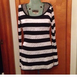 BUNDLE EXPRESS BLACK & WHITE TOP M & PAPAYA TANK L